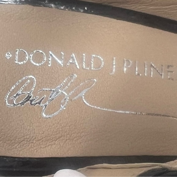 Donald J Pliner Heels - Picture 10 of 10